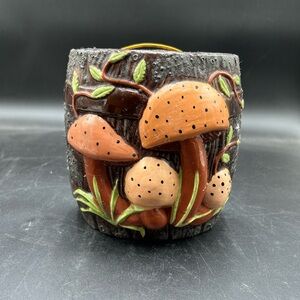 Mushroom wall pocket Art Decor in Brown and Tan, Arnel’s